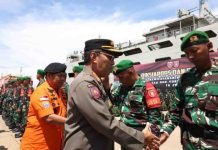 Wali Kota Danny Pomanto bersama Panglima TNI Laksamana Yudo Margono Lepas Satgas Pamtas Papua di Makassar