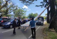 Bapenda Makassar Langsung Tertibkan Reklame di Jalan Protokol, Hari Pertama Kerja Pasca Lebaran