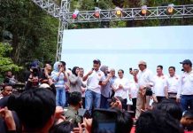 Amran Sulaiman dan Danny Pomanto Tampil Mesra di Hadapan Alumni Unhas di Maros