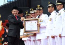 Hari OTDA ke-27, Danny Antar Makassar Raih Penghargaan Penyelenggara Pemerintahan Terbaik