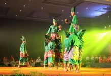 Pentas Budaya Tari Kalompoanna Manjakan Mata Ratusan Kepala Daerah Se Indonesia