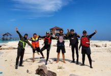 Pius Lustrilanang Bareng Aktivis 98 AMPD dan Anak Rakyat Kunjungi Pulau Samalona dan Barang Keke
