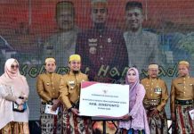 Sasaran Gubernur Andi Sudirman Berikan Booth Semi Kontainer untuk UMKM di Jeneponto