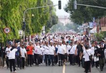 30 Ribu Masyarakat Tumpah Bersama Andi Sudirman di Jalan Anti Mager di Pinrang