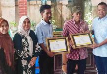 2 ASN Sekretariat Dewan Purnabakti, Pimpinan DPRD Maros Beri Penghargaan Khusus