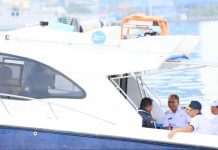 Sukseskan MNEK, Danny Pomanto Kendarai Speedboat Sisir Laut Losari