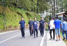 Gaya Gubernur Sulsel Andi Sudirman Sulaiman Jalan Pagi Sejauh 4 Km di Malino