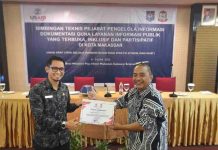 PPID Dinas PU Hamka Darwis Raih Penghargaan Komisi Informasi Sulsel, Ini Prestasinya