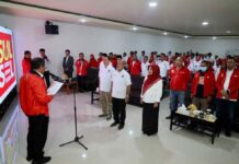 Lantik Jajaran Pengurus Daerah IKA Unhas Selayar, Begini Titipan Danny Pomanto