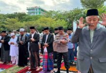 Bersama Warga Muhammadiyah, Ketua DPRD Rudianto Lallo Salat Idul adha di Anjungan Pantai Losari