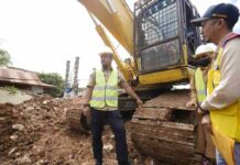 Jembatan Sungai Malango di Torut Direhabilitasi, Andi Sudirman Cek Lokasi Pembangunan