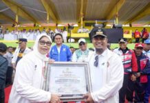 PGRI Beri Penghargaan Andi Sudirman, Gubernur Sulsel: Guru Adalah Pahlawan Andalan Kita Semua