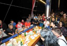 Nikmati Senja, Danny Pomanto Ajak Arsitek se-ASEAN Berlayar dengan Kapal Pinisi di Pantai Losari