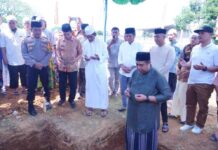 Peletakan Batu Pertama Pembangunan Masjid Besar Mandai, Begini Doa Bupati Maros bagi Kedua Keluarga Pewakaf