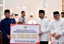 Bantuan Keuangan untuk Bantaeng, Gubernur Sulsel Andi Sudirman Gelontorkan Rp7 Miliar