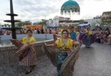 Karnaval Expo Dekranasda Sulsel 2023, Makassar Pamerkan Lipa ‘Sabbe hingga Branding Kota Makan Enak
