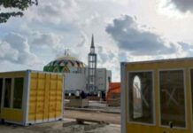 Pemkot Parepare Fasilitasi UMKM Berjualan di Pelataran Masjid Terapung