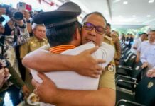 Pelepasan Gubernur Sulsel, Dekapan Hangat Danny Pomanto untuk Andi Sudirman Sulaiman