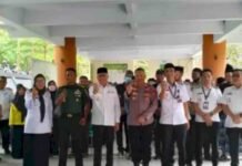 Taufan Pawe Serahkan Insentif Ketua RT/RW hingga Pegawai Syara, Segini Jumlahnya