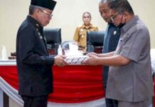 Taufan Pawe Serahkan LKPj Parepare 2022 ke Pimpinan DPRD