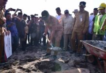 Andi Sudirman Peletakan Batu Pertama, Pj Bupati Takalar Tak Sanggup Menahan Air Mata