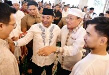 Silaturahmi di Masjid Raya, Pj Gubernur Sulsel Bahtiar Hangat Bersama Alim Ulama dan Masyarakat