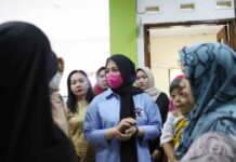Kunjungi Penderita Gizi Buruk di Makassar, Fatmawati Perketat Pendampingan