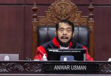 MK Tolak Uji Materi Batas Usia Capres-Cawapres, Gibran Batal Dampingi Prabowo