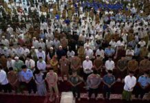 Ribuan Warga Shalawatan dengan Pj Gubernur Bahtiar, Ulama dan Forkopimda Sulsel