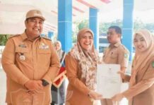 Serahkan SK Kenaikan Pangkat Periode Oktober 2023, Bupati dan Wabup Maros Kompak Senyum-senyum