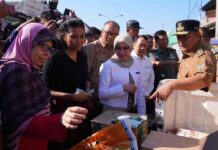 Cek Harga Kebutuhan Pokok di Pasar Daya, Pj Gubernur Bahtiar: Inflasi di Sulsel Terkendali