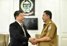 Bahas Pisang dan Ayam Ketawa, Pj Gubernur Sulsel Bertemu Khusus Konjen Jepang