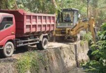 Bersihkan Saluran Kumala Permai, Dinas PU Makassar: Komitmen Menjaga dan Merawat Saluran Sekunder