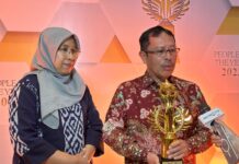 Dianugerahi Penghargaan karena Berhasil dalam Memajukan Ekonomi. Danny : Terima Kasih Metro TV dan Selamat Ulang Tahun yang ke-23
