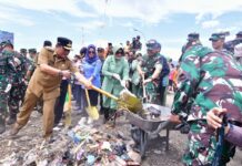 Pj Gubernur Bahtiar dan KSAD Maruli Memerangi ‘Monster’ Sampah Plastik di Bantaeng