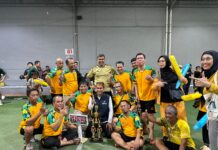 Serahkan Hadiah Fun Futsal, Ketua DPRD Makassar Rudianto Lallo: Alumni SMA 6 Harus Bersatu