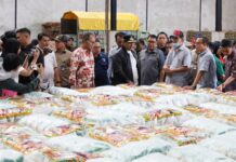 Kendalikan Inflasi Jelang Nataru, Pj Gubernur Bahtiar dan Wali Kota Danny Turun Langsung Tinjau Stok Gula dan Minyak di Gudang