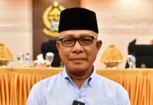 Hibahkan 5 Hektar Lahannya untuk Pos TNI AL, Haji Amir Bandu Diganjar Penghargaan