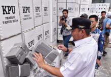 Pj Gubernur Sulsel Salut dengan Kinerja KPU dan Bawaslu Sidrap Dinilai Cukup Rapi dalam Menata Surat Suara