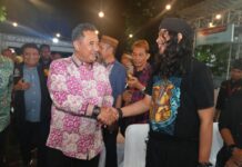 Ganjar Penghargaan Komunitas Bilah Pusaka, Pj Gubernur Bahtiar Juga Minta Masyarakat Boomingkan Seni Tradisional dan Wisata Sulsel
