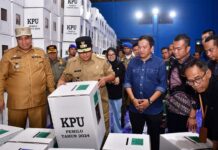 Pj Gubernur Sulsel, Bahtiar Baharuddin Sebut 99 Persen Logistik Pemilu di Maros Sudah Siap