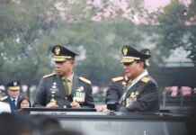 Usai Disematkan Pangkat Jenderal Kehormatan, Menhan Prabowo Subianto Tinjau Alat Tempur TNI