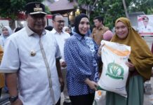 Warga Bone Penerima Bantuan dari Presiden Jokowi Berterima Kasih