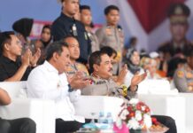 Bakti Sosial di Sulsel, Wakapolri Bagikan 30 Hadiah Umrah