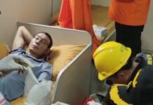 Korban Kecelakaan Kerja di Kapal MV Heng Sang Asal Tiongkok Dievakusi Basarnas Makassar untuk Mendapat Perawatan Medis