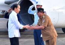 Pj Gubernur Bahtiar Baharuddin Sambut Kedatangan Presiden Jokowi dan Dampingi Selama Kunker di Sulsel
