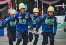 Damkar Makassar Sabet Juara 1 Hose Laying Pada HUT Damkar Indonesia ke 105 yang Digelar di Surabaya