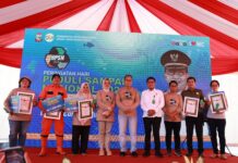 Walkot Danny dan Ketua TP PKK Makassar di HPSN 2024 Ajak Masyarakat Mengelola Sampah Rumah Tangga dengan Bijak