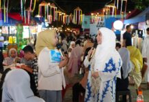 Banyak Pengunjung yang Datang di Pasar Ramadan Mulo, Sofha Marwah Langsung Tancap Gas dengan Membantu Promosikan Produk UMKM