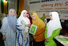 Pj Ketua PKK Sulsel Serahkan Bantuan Al Qur’an ke Pesantren Putri Ummul Mukminin